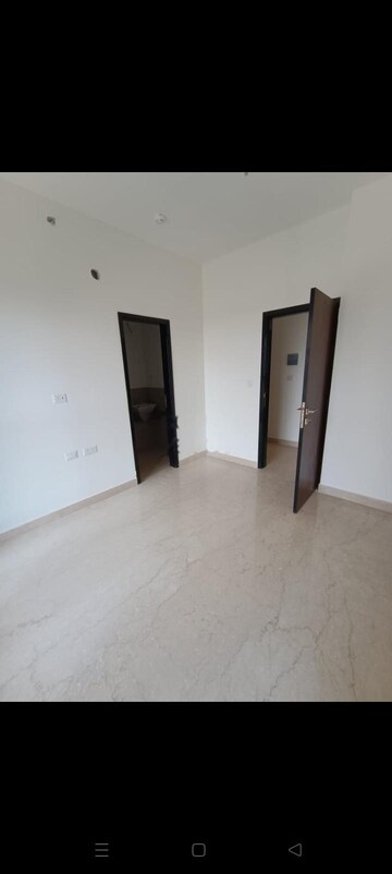 Room in 3 BHK Apartment at Piramal Revanta, Mulund West – for Rent
