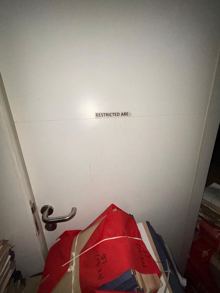 Other, mighty-universal-majestic Commercial Office Space 3410 Sq.Ft. In Chedda Nagar Mumbai 9003738