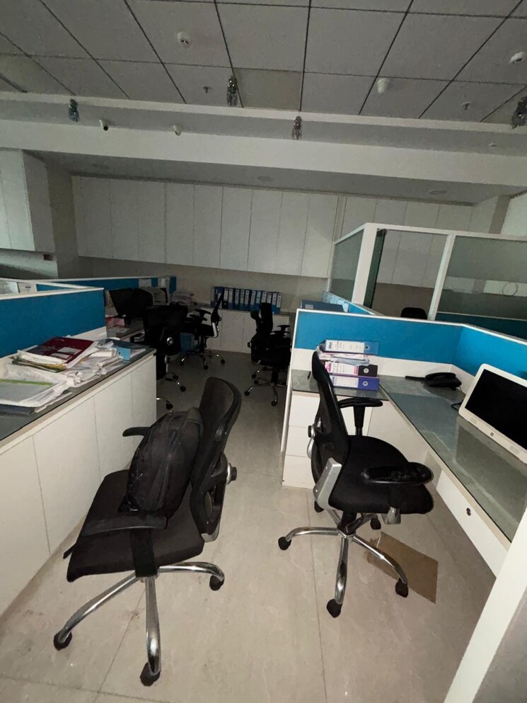 Team Area, mighty-universal-majestic Commercial Office Space 3410 Sq.Ft. In Chedda Nagar Mumbai 9003738