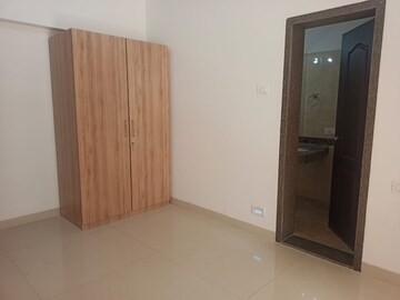 Room in 1 BHK Apartment at K Raheja Raheja Residency, Malad East – for Sale