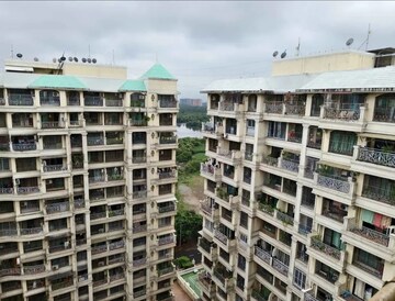 2 BHK Apartment For Rent in Tharwani Rosewood Heights, Kharghar Sector 10