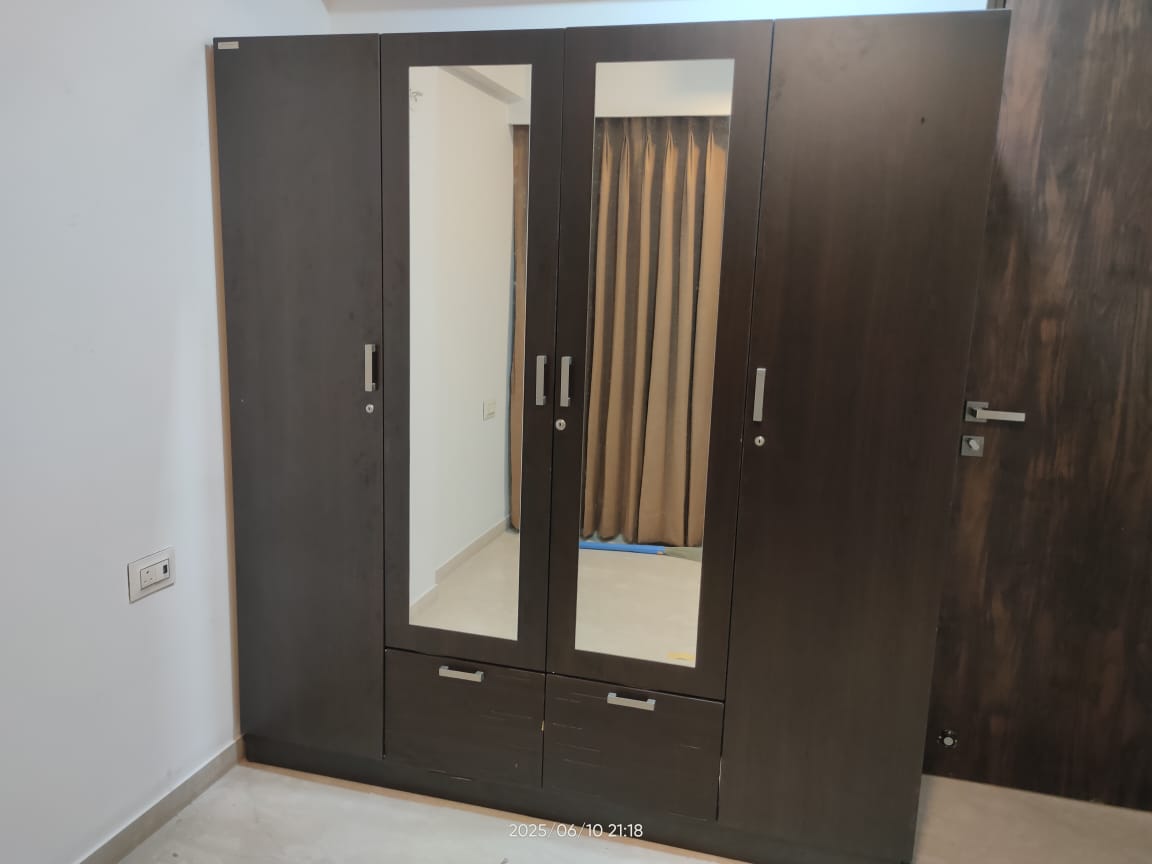 2.5 BHK + Pooja Room Apartment For Rent in Platinum Life