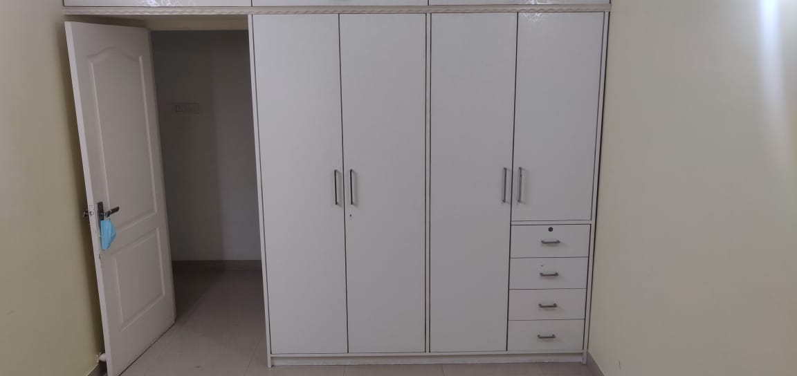 2 BHK Apartment For Rent in Swapnalok Towers