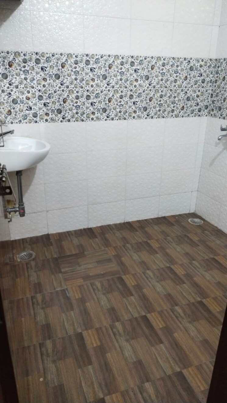 Bathroom, sector 28 1 Bedroom 1150 Sq.Ft. Builder Floor In Sector 28 Gurgaon 9003809