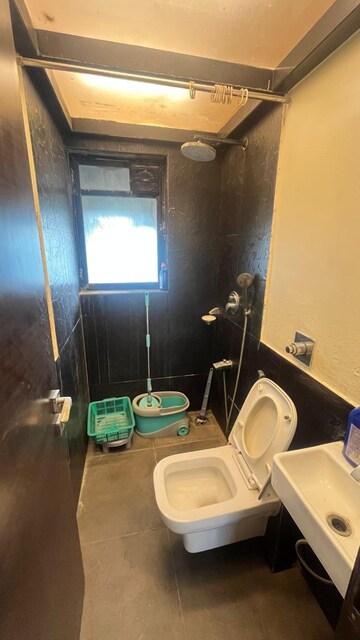 Furnished Amenities in 4 BHK Apartment at Lokhandwala Complex, Andheri West – for Rent
