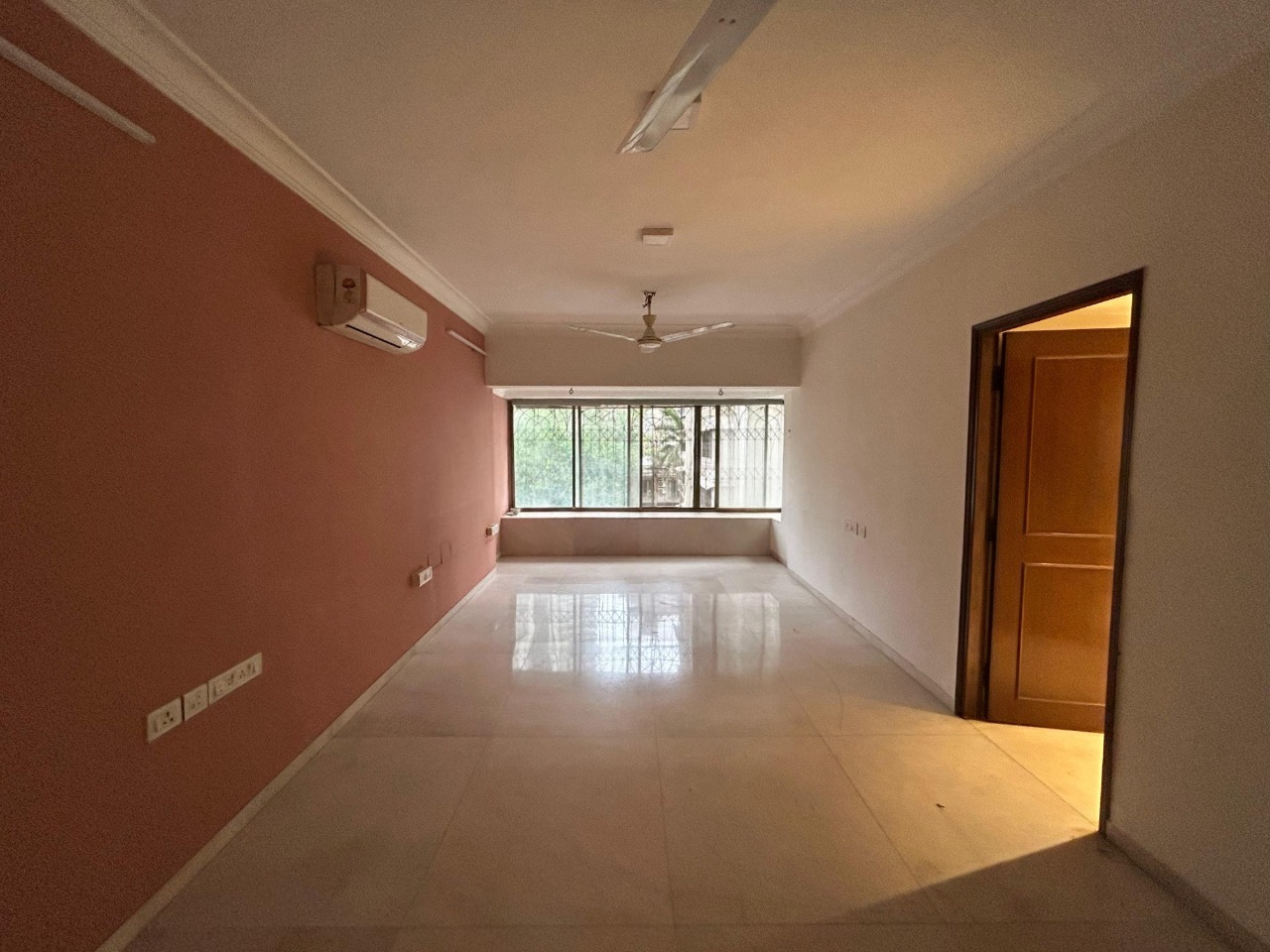 4 BHK + Servant Room Apartment For Rent in Versova