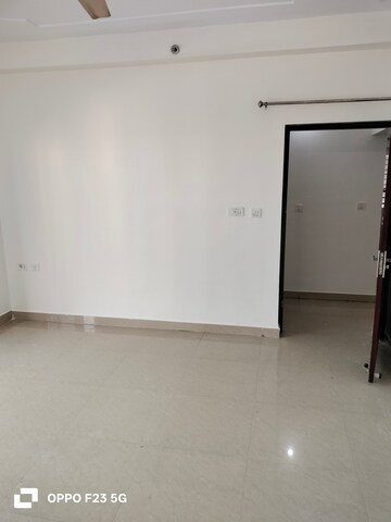 Room in 3 BHK Apartment at LDA Parijaat Apartments, Faizabad Road – for Rent
