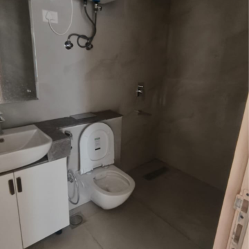 Bathroom in 3 BHK Apartment at M3M Heights, Sector 65 – for Rent