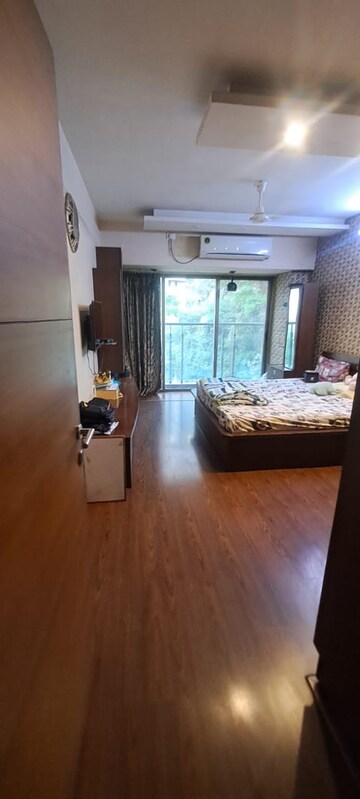 Master Bedroom in 3 BHK Apartment at K Raheja Vistas, Powai – for Rent