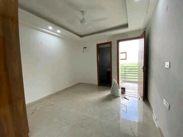 Room in 3 BHK Builder Floor at Palm Residency Chhatarpur, Chattarpur – for Rent