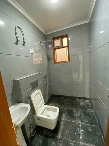 Bathroom in 3 BHK Builder Floor at Palm Residency Chhatarpur, Chattarpur – for Rent