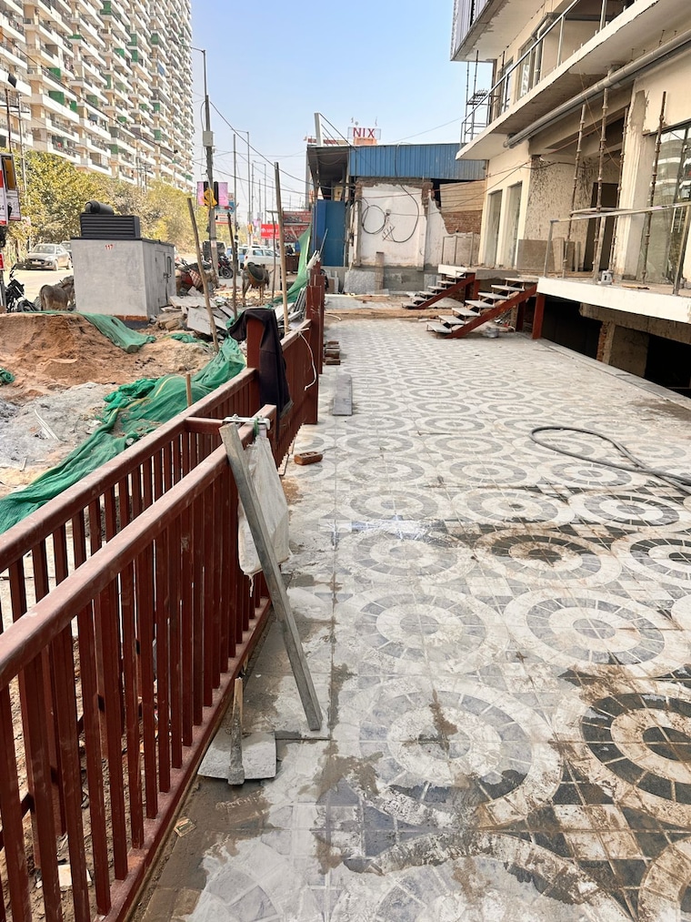 Balcony, sector 1 greater noida Commercial Shop 301 Sq.Ft. In Sector 1 Greater Noida Greater Noida 9003980