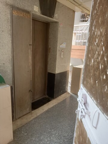 Lift in 1 BHK Apartment at Yogmaya Apartment, Vasant Kunj – for Rent