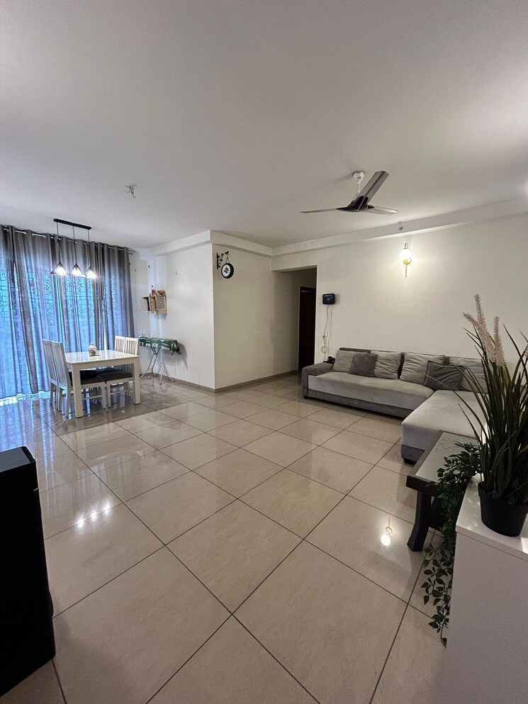 Living Room, prestige-royale-gardens 2 Bedroom 1305 Sq.Ft. Apartment In Gantiganahalli Bangalore 9004050