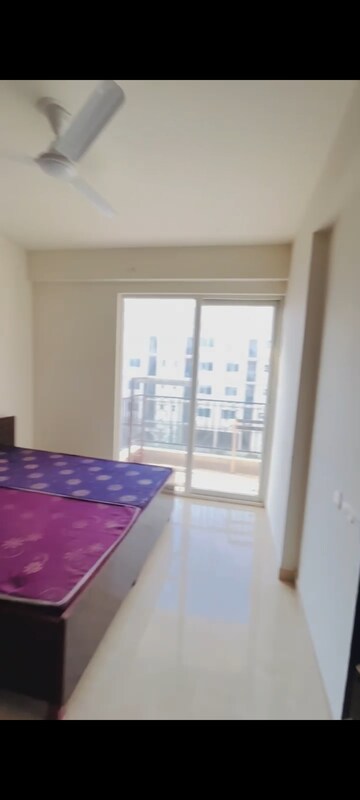 Room in 2 BHK Apartment at Signature Global Park 4 and 5, Sohna Sector 36 – for Rent