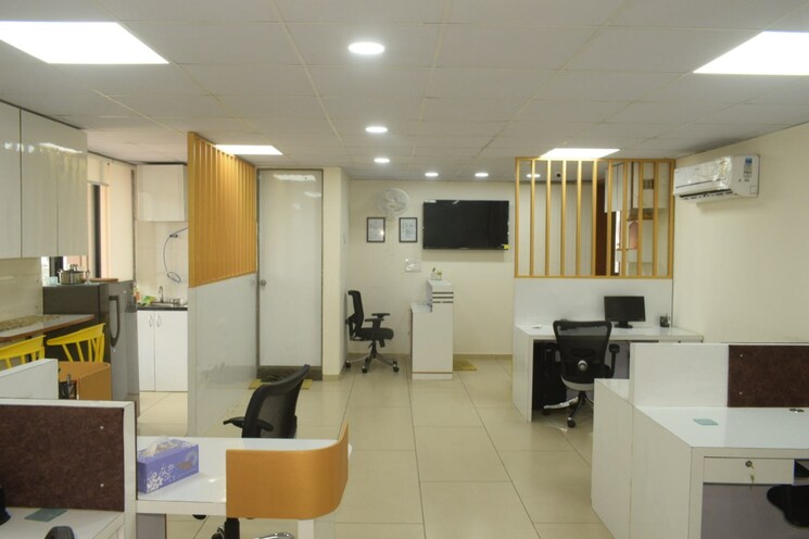 Team Area, bodakdev Commercial Office Space 1165 Sq.Ft. In Bodakdev Ahmedabad 9004084