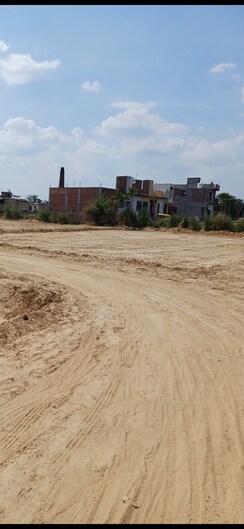 Plot For Sale in Dheeraj Nagar