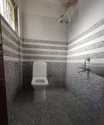 Bathroom in 1 BHK Builder Floor at Indiranagar – for Rent