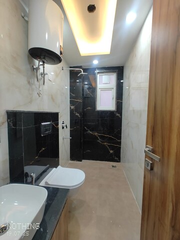 Attached Bathroom in 3 BHK Builder Floor at Sector 45 – for Rent
