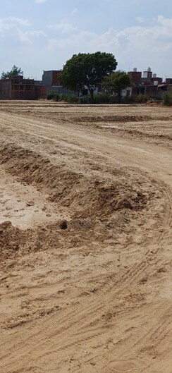 Plot For Sale in Dheeraj Nagar