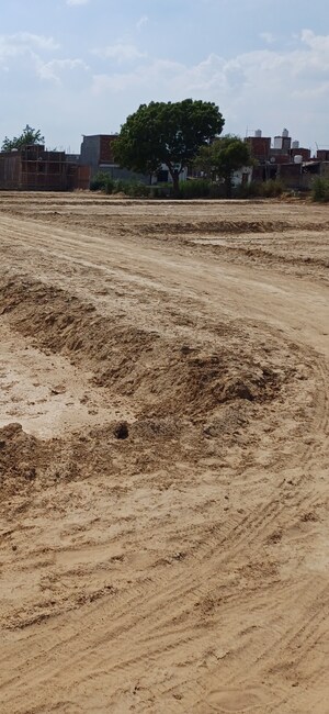  Plot For Sale in Dheeraj Nagar