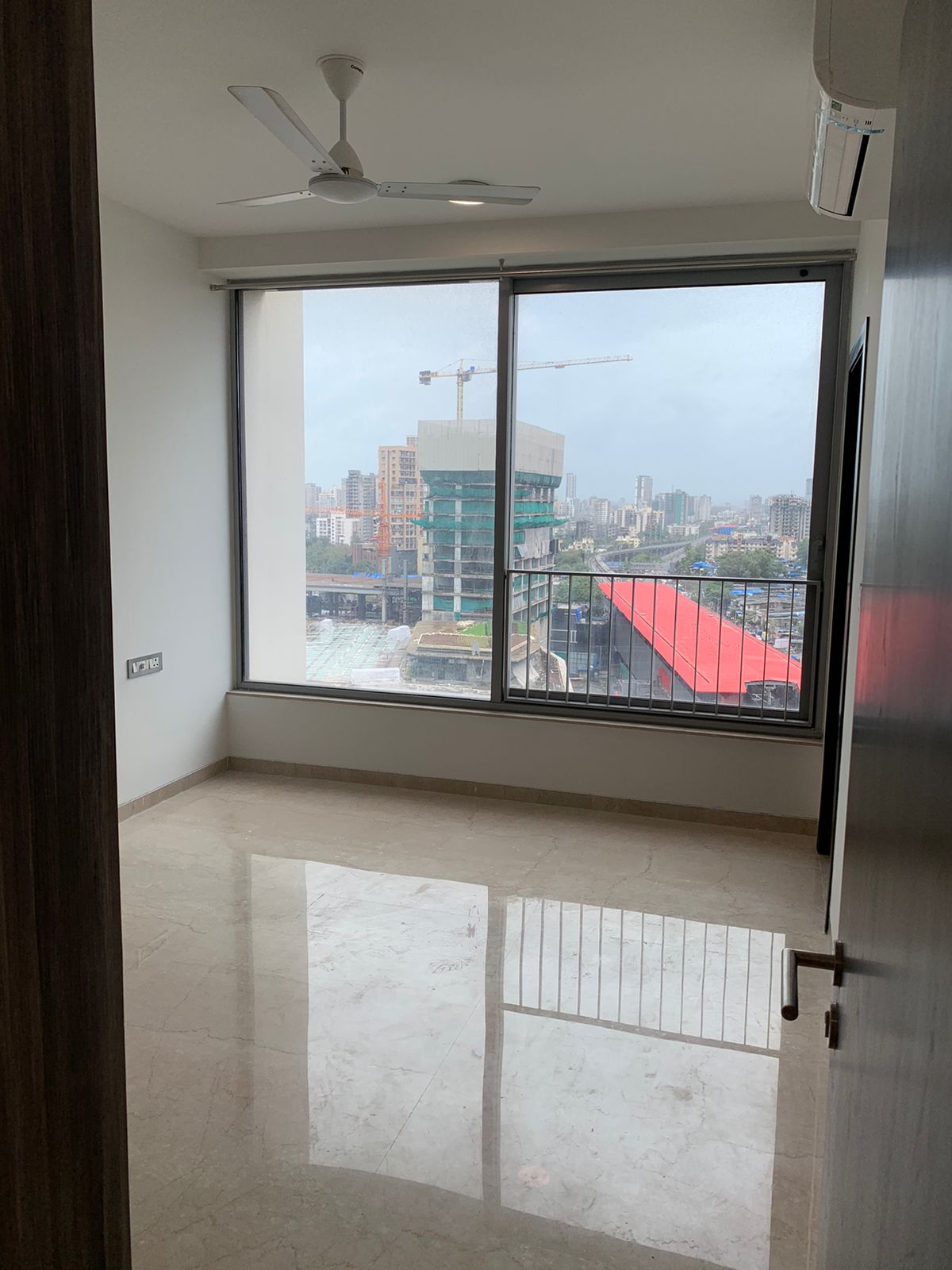 3 BHK Apartment For Sale in Oberoi Sky City