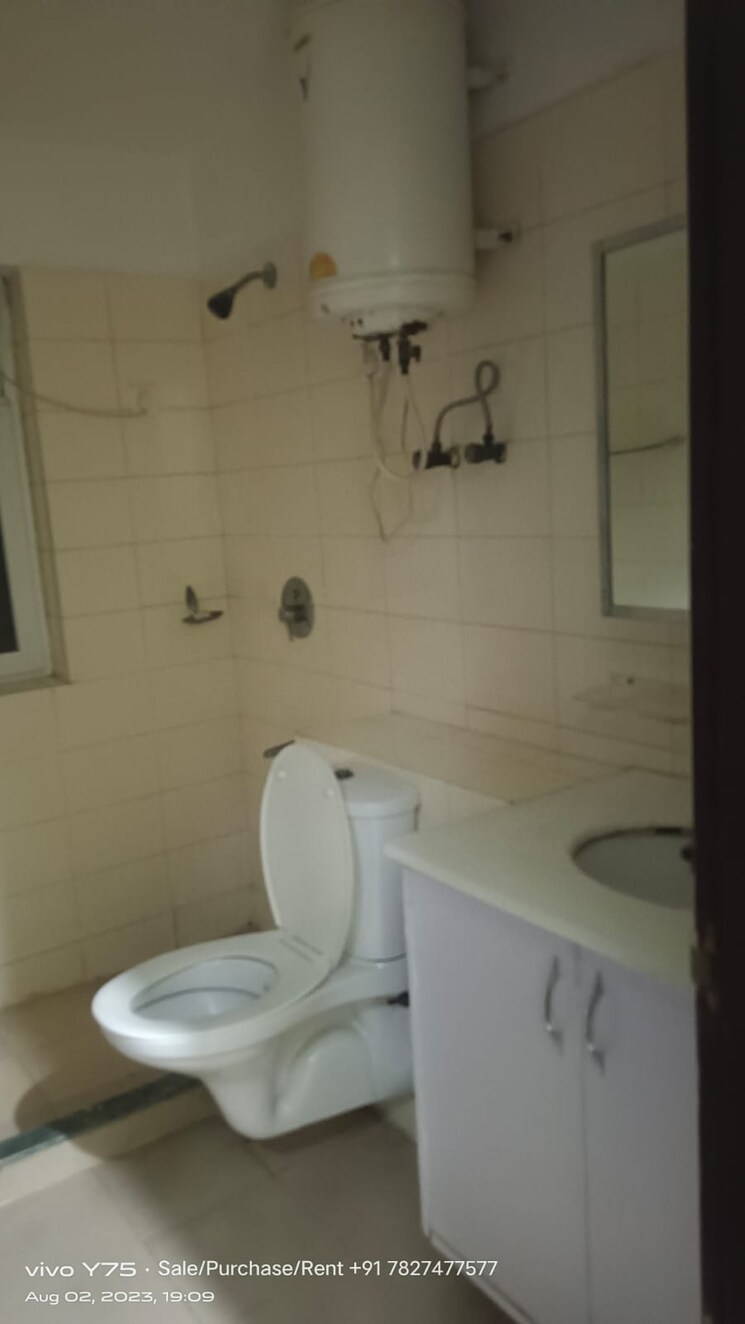 Bathroom, bptp-discovery-park 2 Bedroom 1120 Sq.Ft. Apartment In Sector 80 Faridabad 9004181