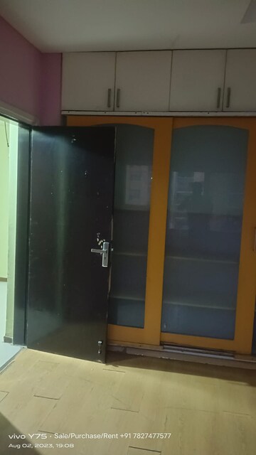 Room in 2 BHK Apartment at BPTP Discovery Park, Sector 80 – for Rent