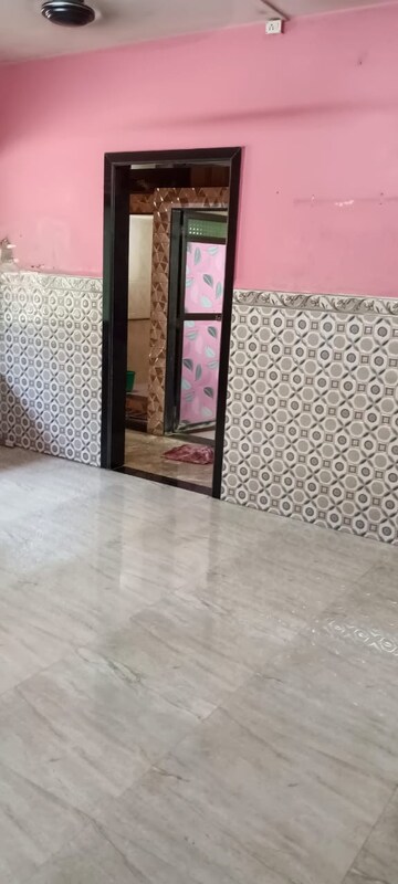 Room in 1 BHK Apartment at West Avenue CHS, Nalasopara West – for Sale