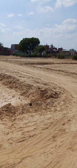  Plot For Sale in Dheeraj Nagar