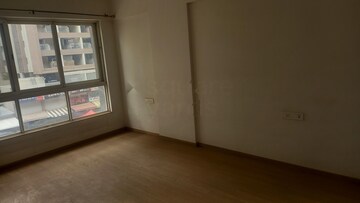 Room in 2 BHK Apartment at Oxford Florida River Walk 2, Mundhwa – for Rent