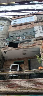 2 BHK 600 Sq.Ft. Builder Floor in S Block Pandav Nagar. 