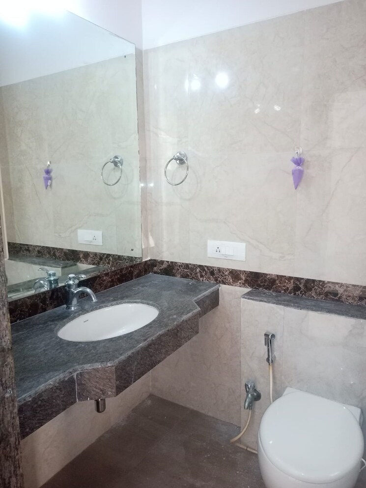 Bathroom, k-raheja-raheja-residency 2 Bedroom 1050 Sq.Ft. Apartment In Malad East Mumbai 9004368