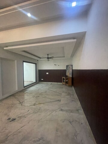 Room in 3 BHK Builder Floor at Ansal Sushant Floors, Sushant Lok ii – for Sale