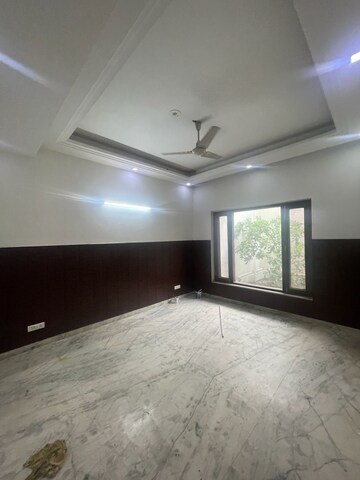 Room in 3 BHK Builder Floor at Ansal Sushant Floors, Sushant Lok ii – for Sale