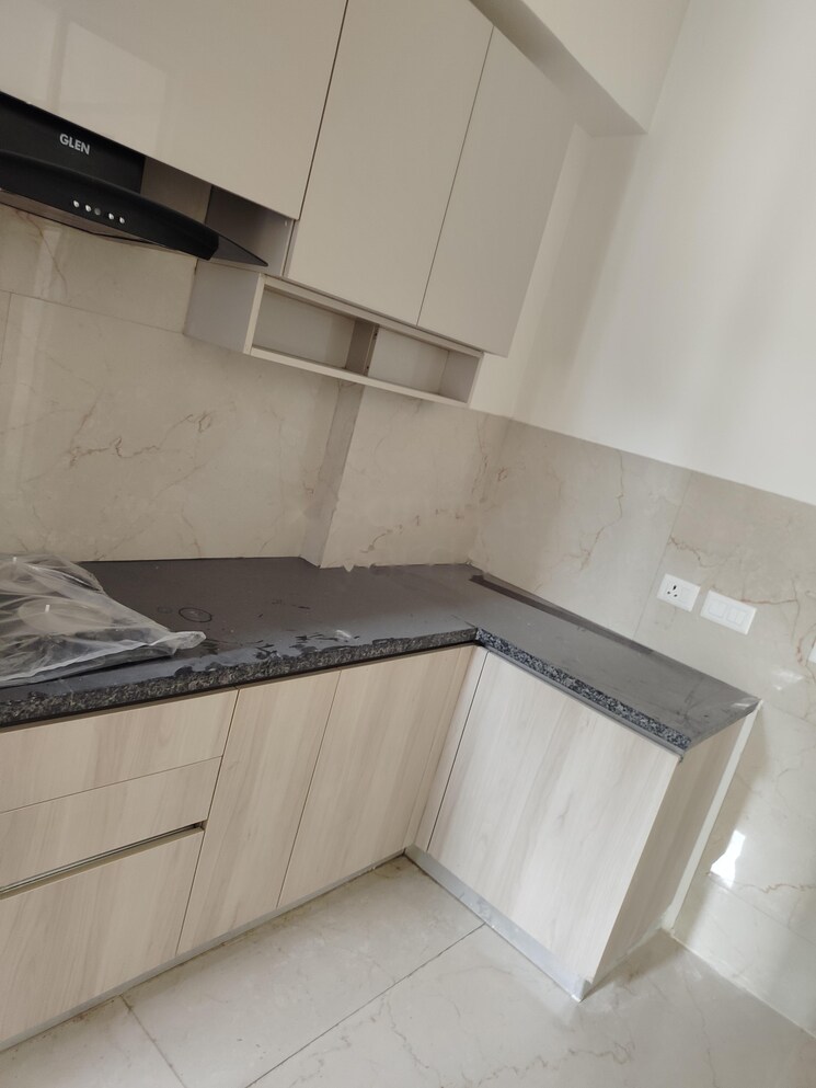 Kitchen, smart-world-orchard 3 Bedroom 1680 Sq.Ft. Apartment In Sector 61 Gurgaon 9004477