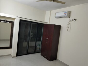 Room in 2 BHK Apartment at Gulmohar Orchids, Kharadi – for Rent