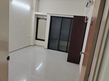 Room in 2 BHK Apartment at Gulmohar Orchids, Kharadi – for Rent