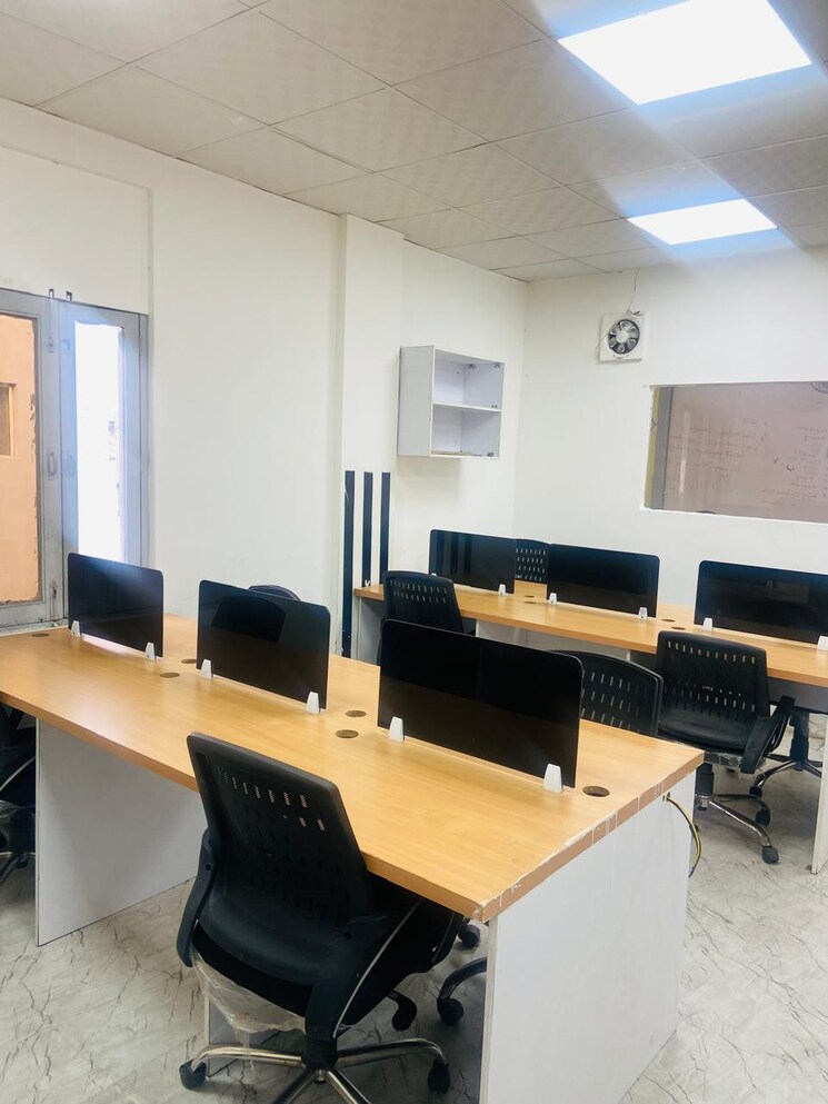 Team Area, sector 16 Commercial Office Space 850 Sq.Ft. In Sector 16 Noida 9004616