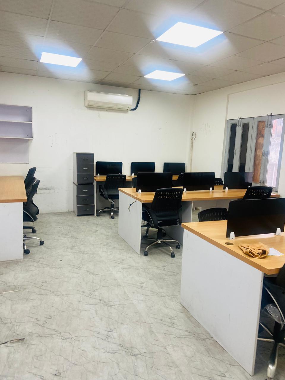 Office Space For Rent in Royal Project 