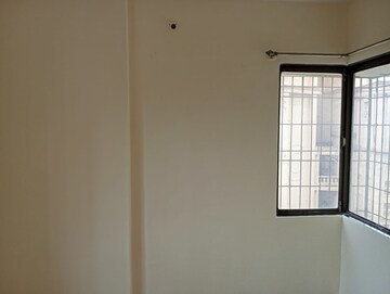 Room in 1 BHK Apartment at Ideal Pristine Tower, Kasarvadavali – for Rent