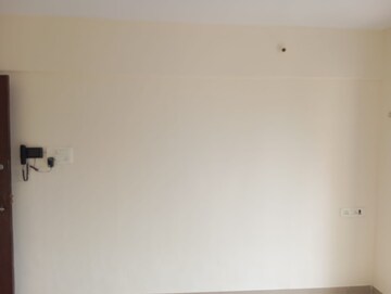 Room in 1 BHK Apartment at Ideal Pristine Tower, Kasarvadavali – for Rent