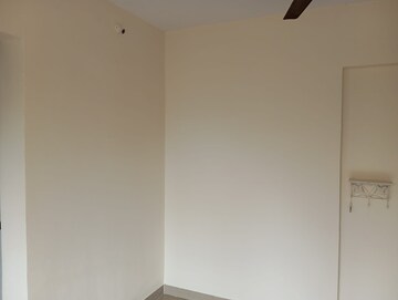 Room in 1 BHK Apartment at Ideal Pristine Tower, Kasarvadavali – for Rent