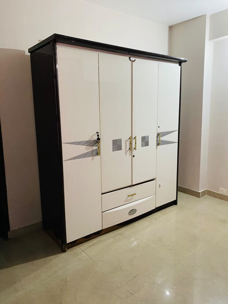 Room, shiv-sai-emerald-heights 4 Bedroom 2365 Sq.Ft. Apartment In Sector 88 Faridabad 9004651