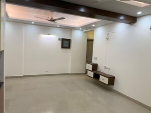Room in 3 BHK Apartment at Sector 46 – for Sale