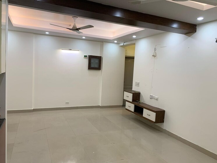 Room, sector 46 3 Bedroom 1350 Sq.Ft. Apartment In Sector 46 Noida 9004778