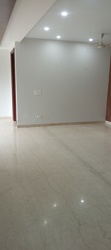 Room in 3 BHK Builder Floor at RWA Apartments Sector 47, Sector 47 – for Rent