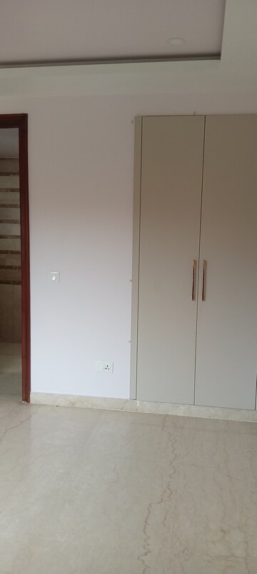 Room in 3 BHK Builder Floor at RWA Apartments Sector 47, Sector 47 – for Rent