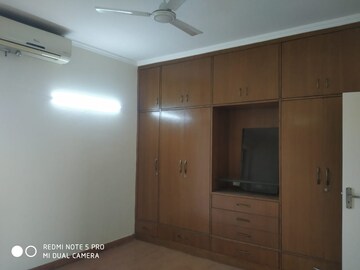 Room in 3.5 BHK Apartment at Central Park II-The Room, Sector 48 – for Sale