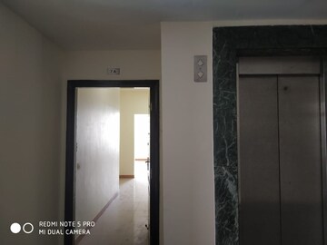 Room in 3.5 BHK Apartment at Central Park II-The Room, Sector 48 – for Sale